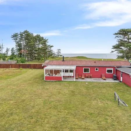 Semesterbostad Torbjoern - 100m From The Sea By Interhome