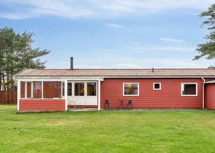 Prázdninový dům Torbjoern - 100m From The Sea By Interhome